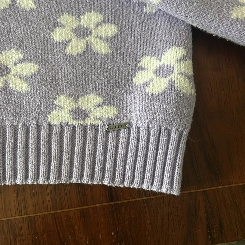 V Neck Cardigan - Picture 3 of 5